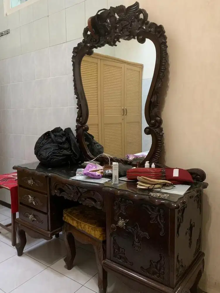Meja rias kayu jati