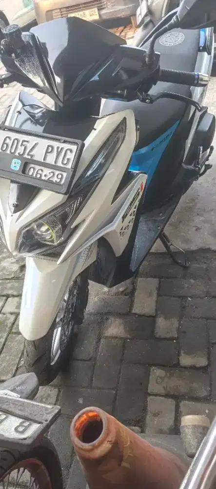 Vario 125 kzr putih