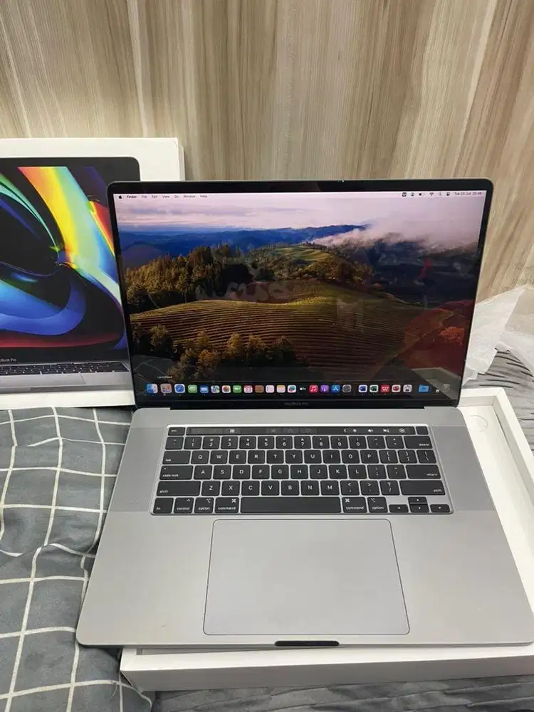 APPLE MACBOOK PRO 2019 16 ram 16GB/1TB Touchbar intel i9