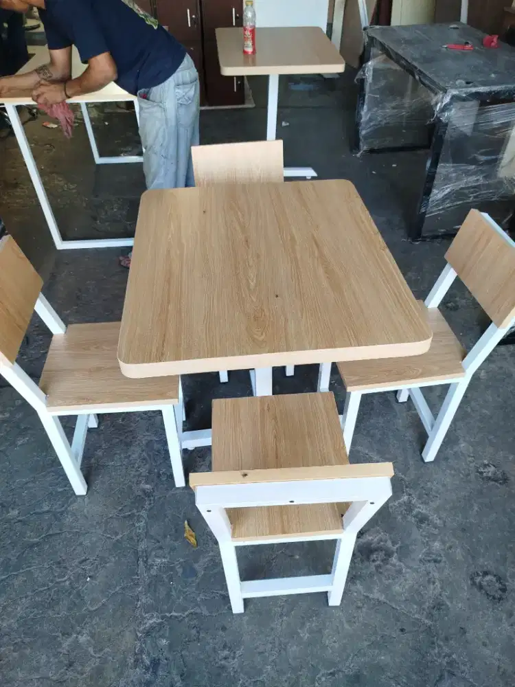 Set Meja Kursi Coffee Shop Custom