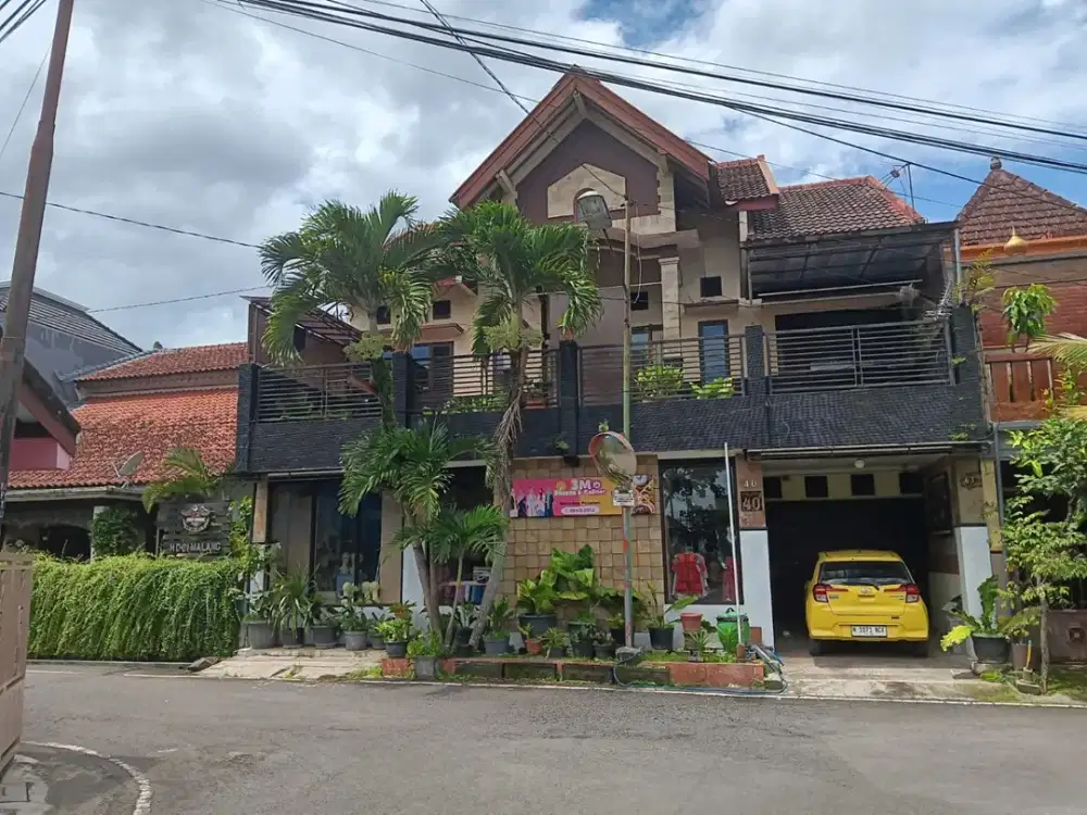 Dijual cepat, Butuh Uang Segera rumah 2 lantai di pusat kota Malang