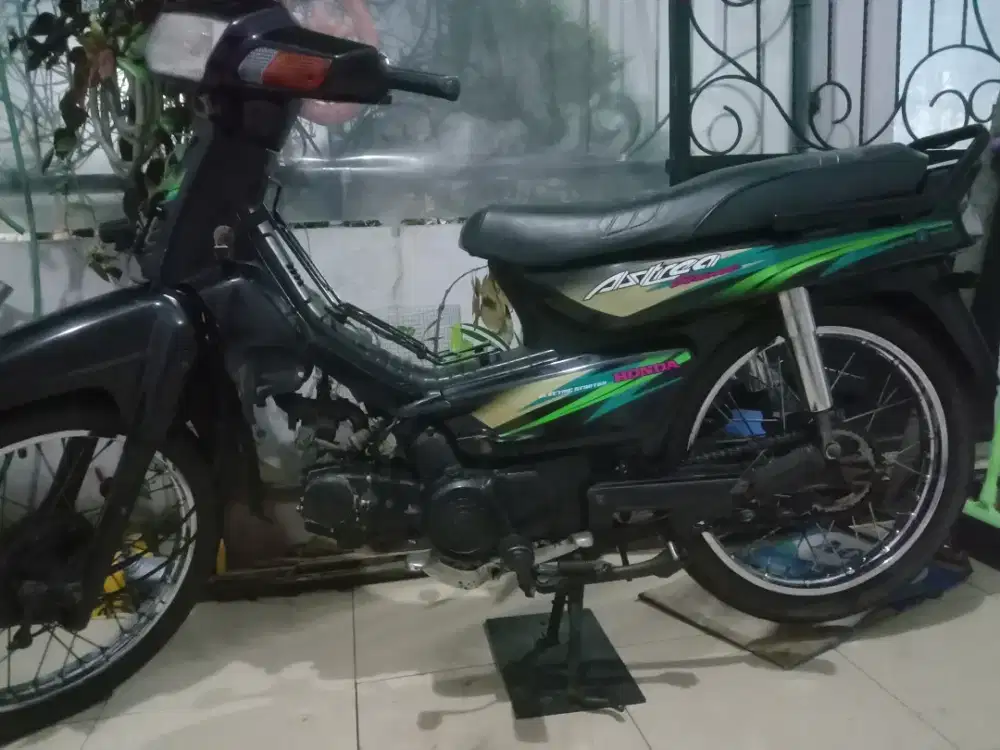 Honda Astrea grand THN 2000
