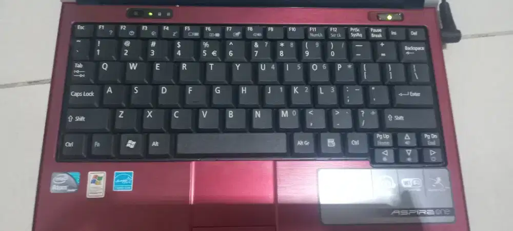 Netbook Acer Aspire One  ZG8 atau seri D270.