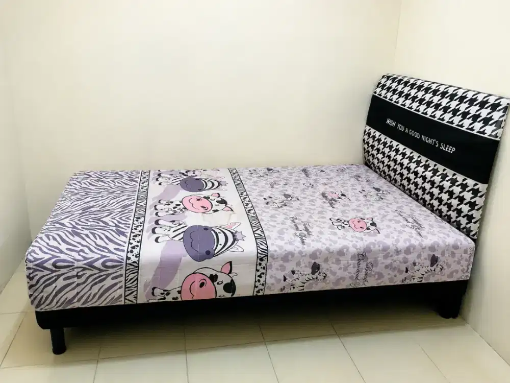 SPRING BED + BED BORONG MOTIF SAPI