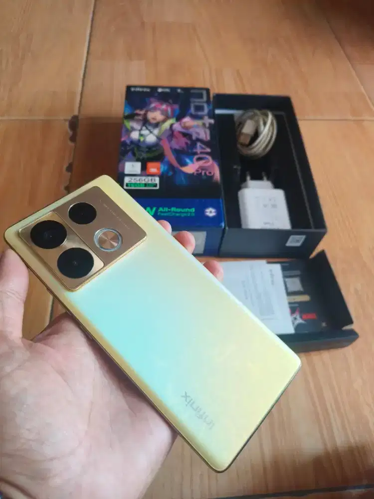 Infinix note 40 pro 8/256 gb fullset no minus jual harga pas net gan.