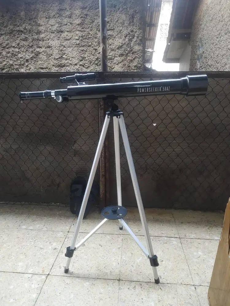 Teleskop bulan celestron 50 AZ