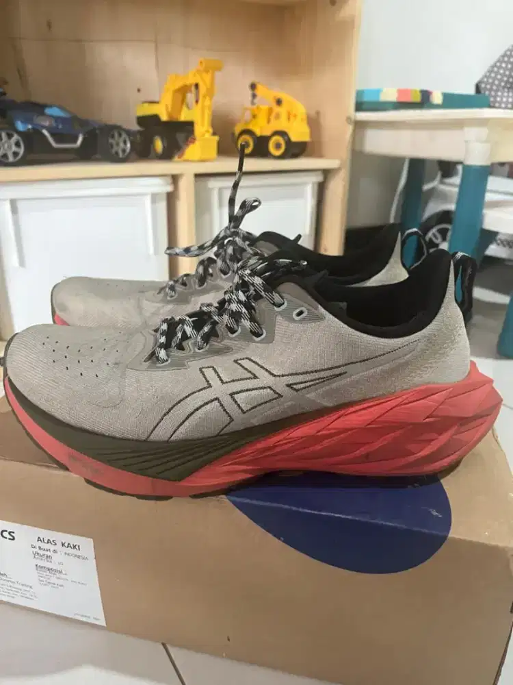 ASICS Novablast 4 TR Original