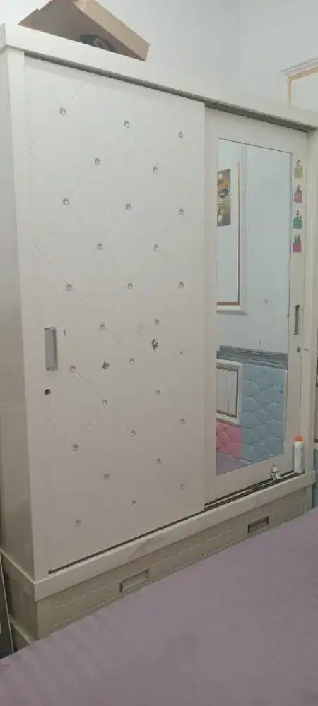 Lemari Slide 2 Pintu