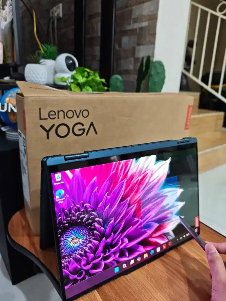 Laptop Lenovo Yoga Slim 7 2 in 1 x rog msi nitro tuf
