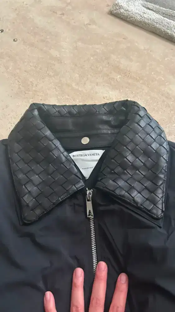 Jaket branded bottega veneta