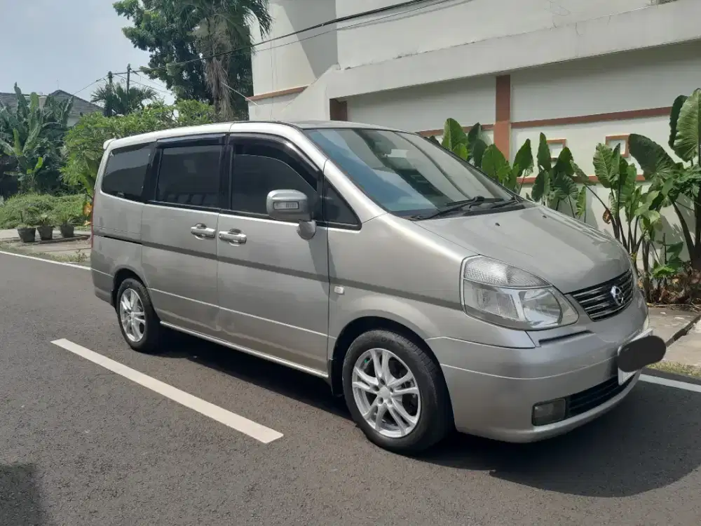 Nissan serena HWS 2010 matic 2.0cc