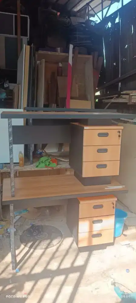 Meja kantor murah