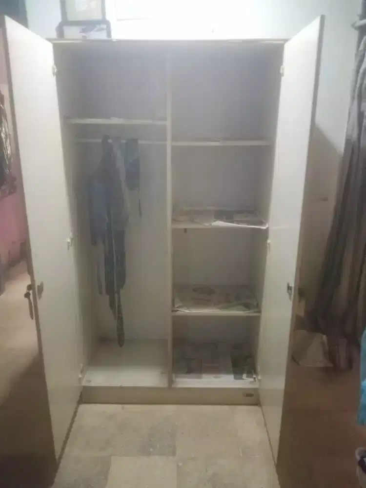 lemari baju kayu masih bagus