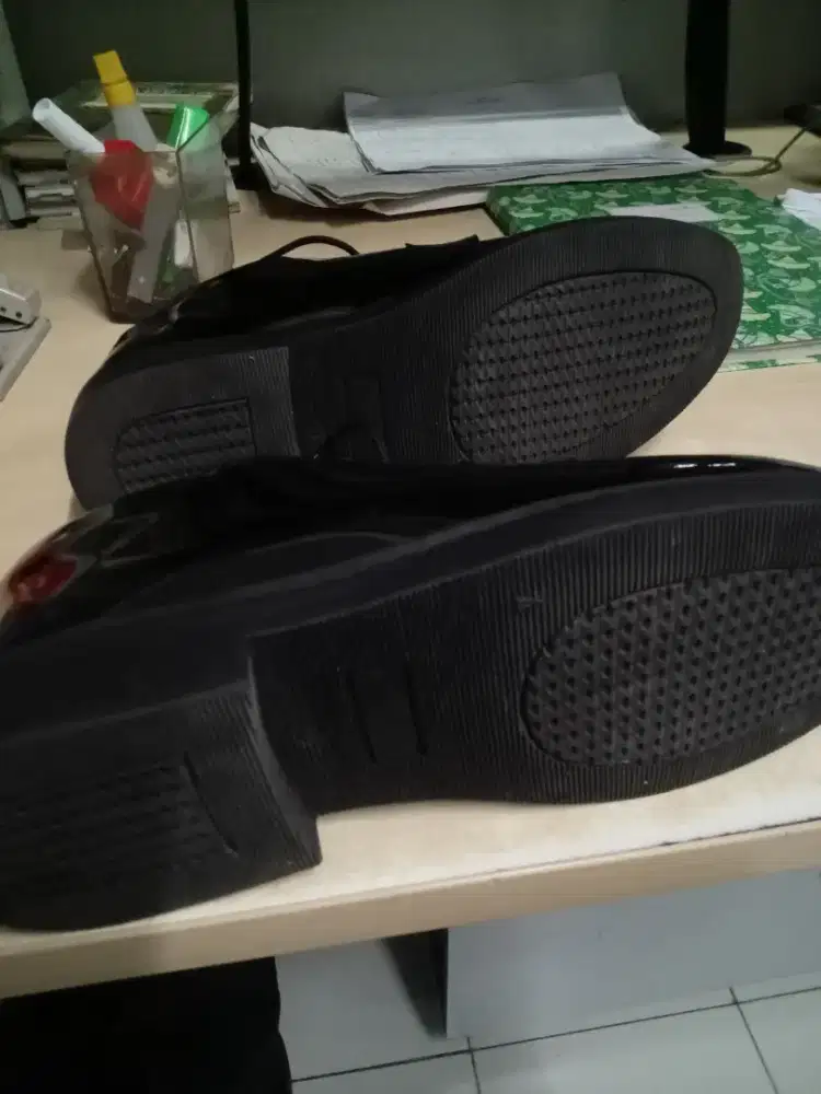Sepatu pdh ukuran 42