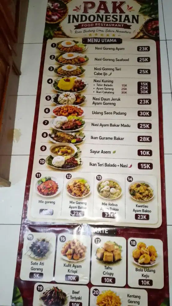 pelayan foodcourt