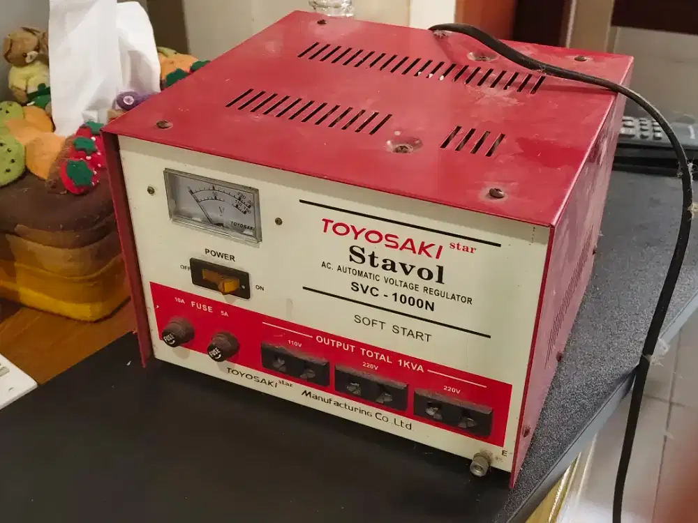 stabilizer listrik Toyosaki Star SVC-1000N (1 kVA)