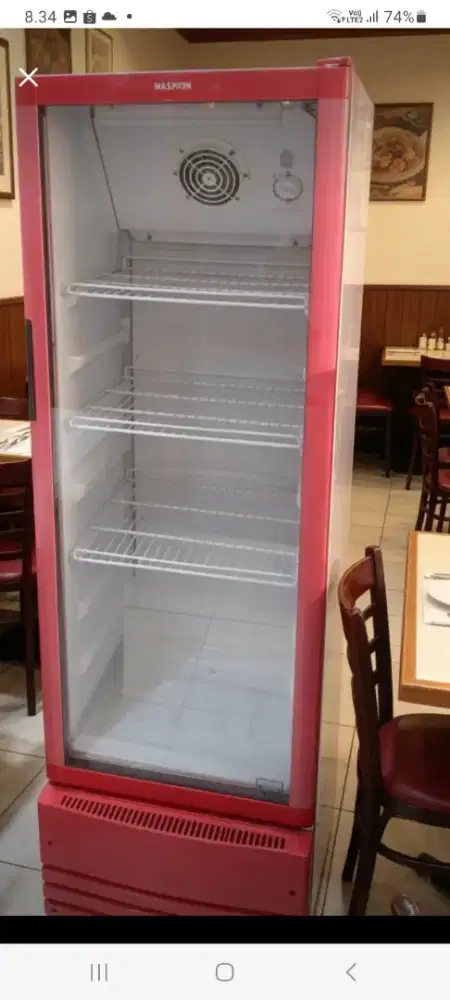 showcase pendingin minuman