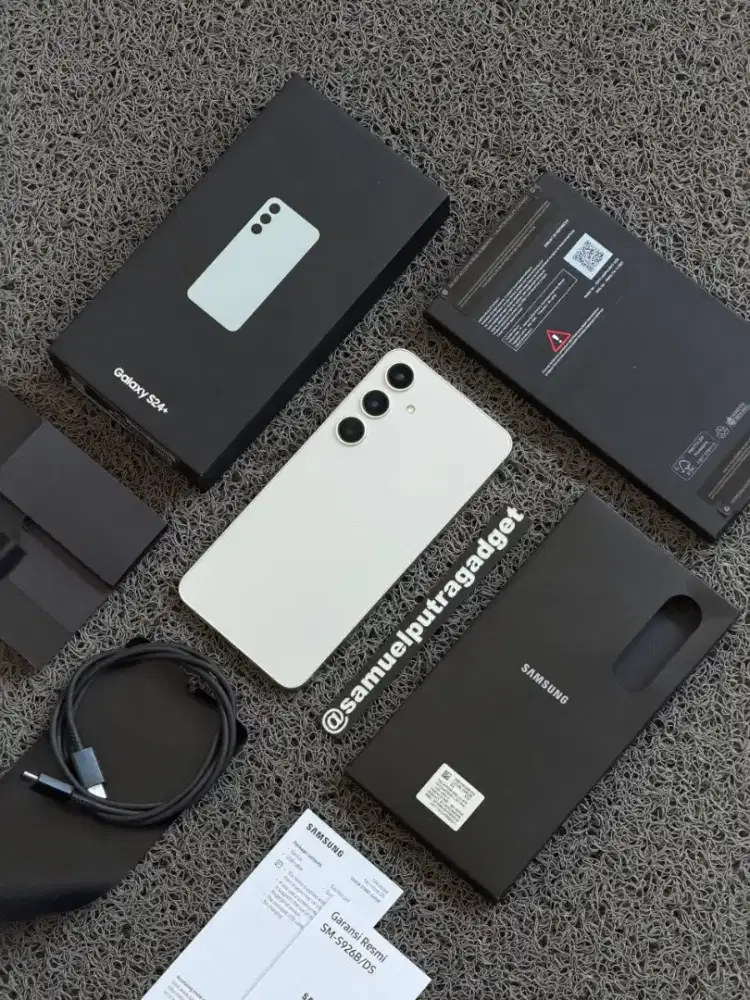 Samsung Galaxy S24 PLUS 12gb / 256gb Fullset resmi istimewah
