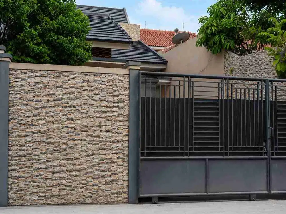 JUAL RUMAH 2 LANTAI DI CAWANG JAKTIM