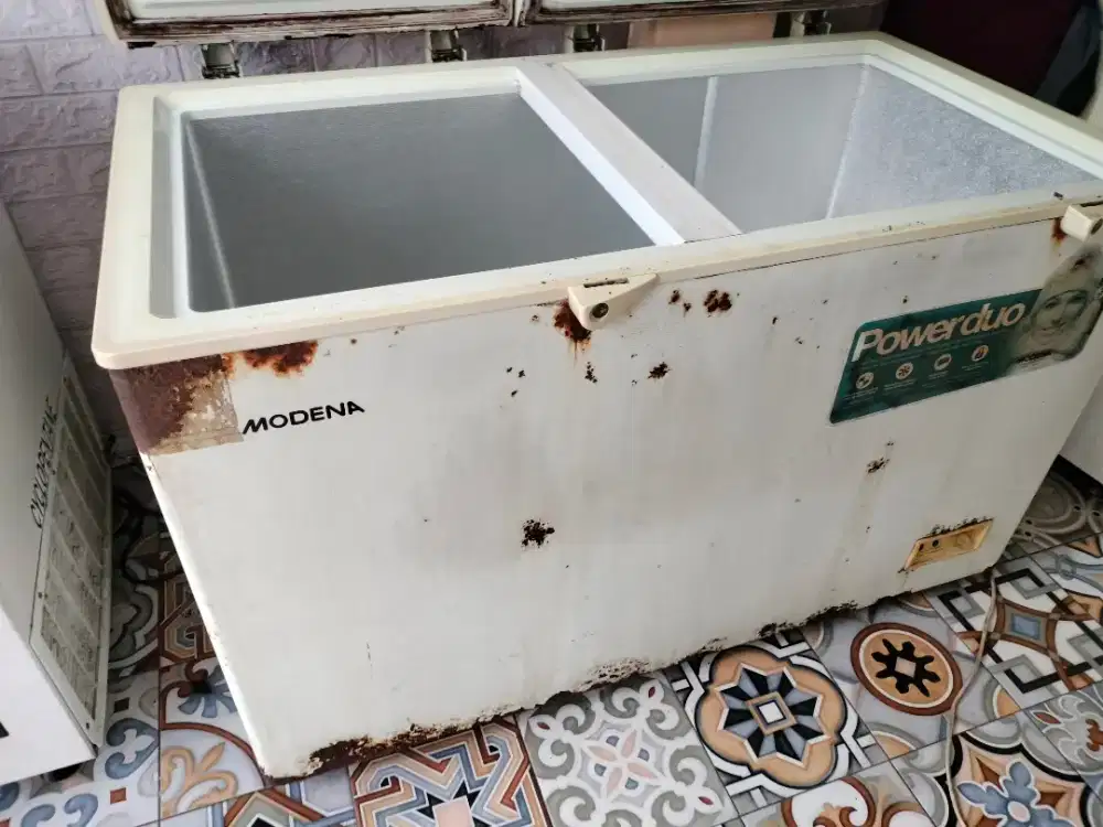 Dijual Freezer bekas 370 liter (2pintu)