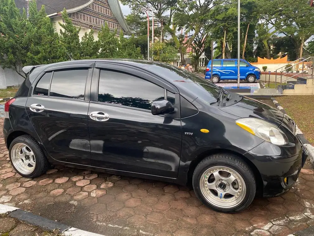 Yaris tipe J 2011