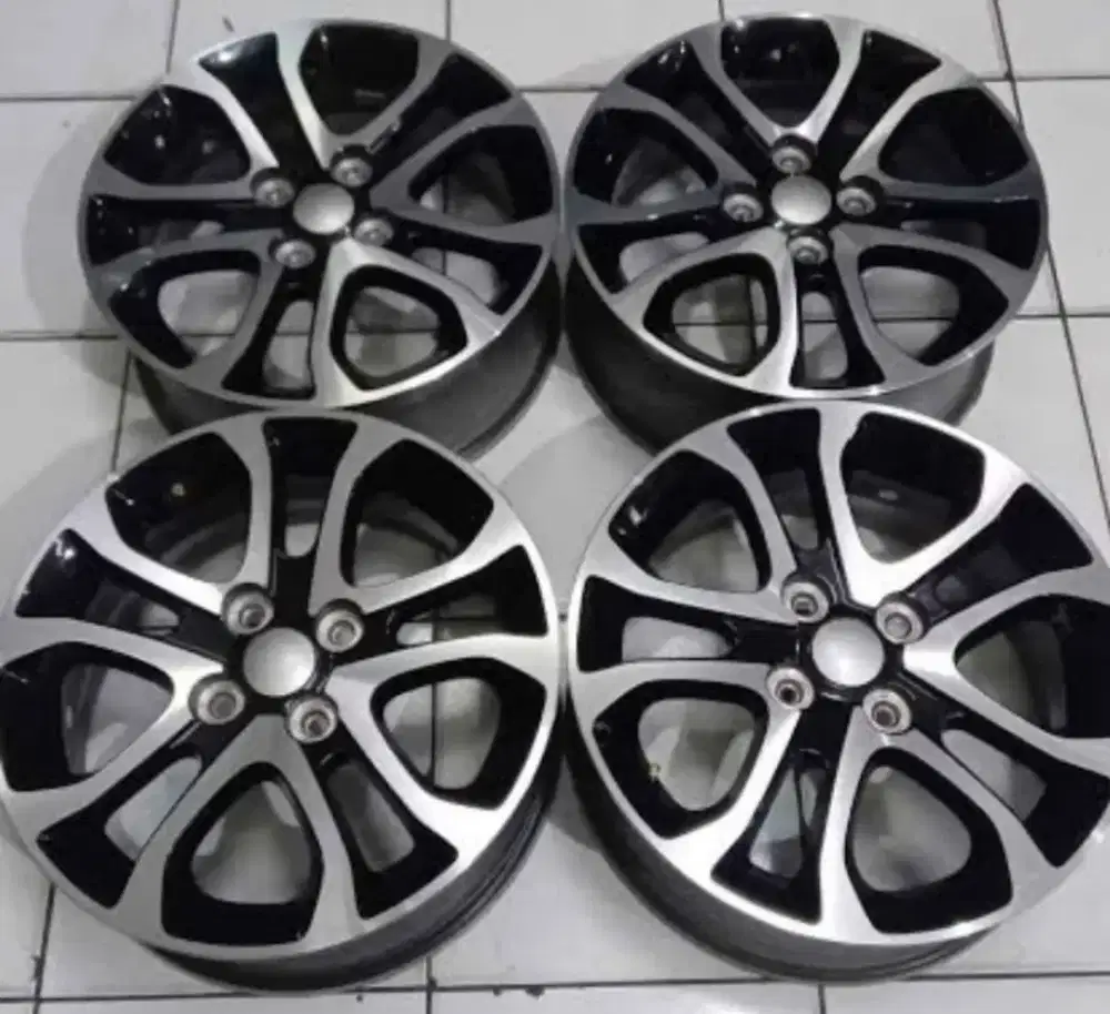 velg oem sirion r15