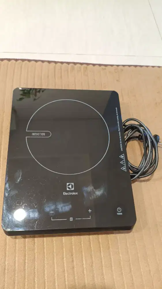 Kompor Induksi Listrik Electrolux ETD29KC Portabel