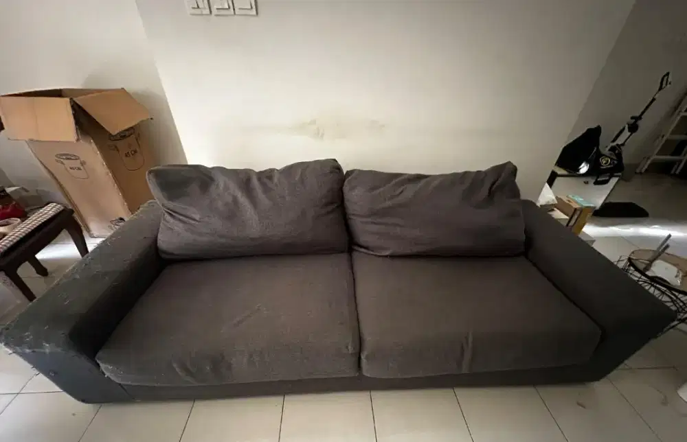 Preloved Sofa 2 Seater Michi Dekoruma

Ukuran =
235 x 95 x 68 cm