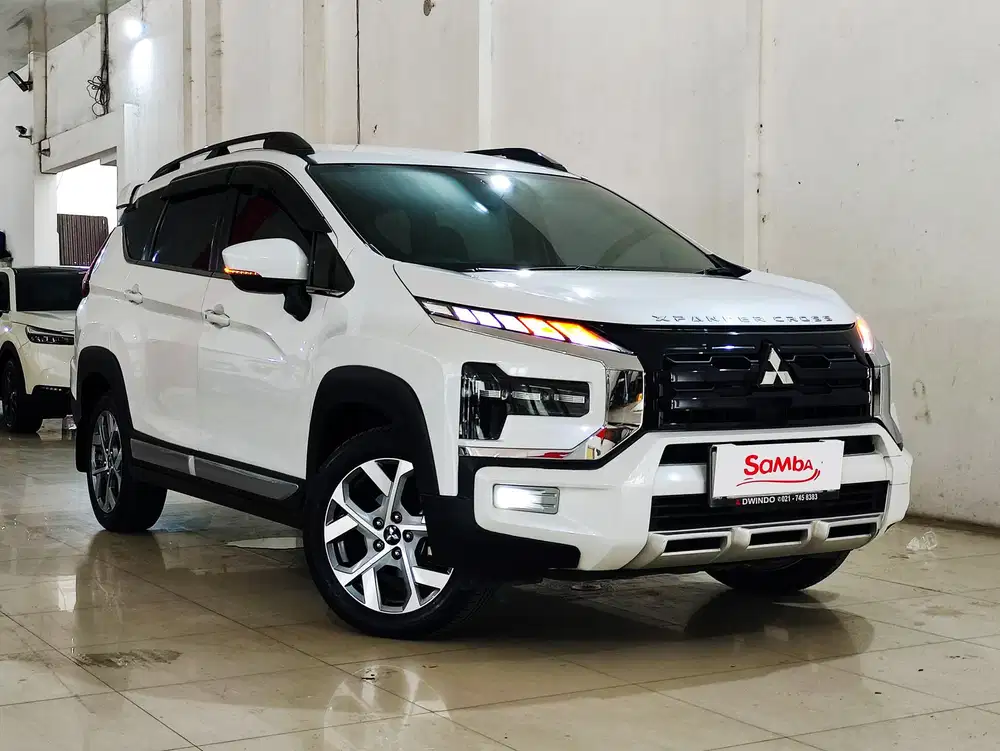 Xpander Cross Premium Package AT 2022 Low KM like new