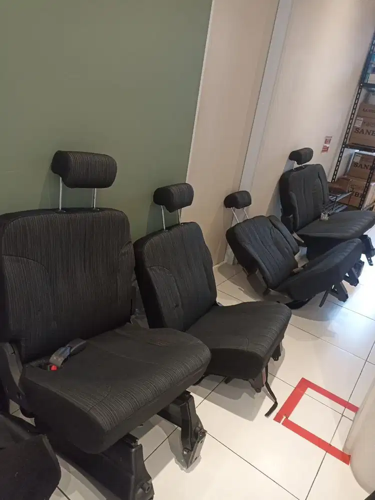 Dijual Kursi Mobil Daihatsu Luxio Kondisi Baru (Full Set)