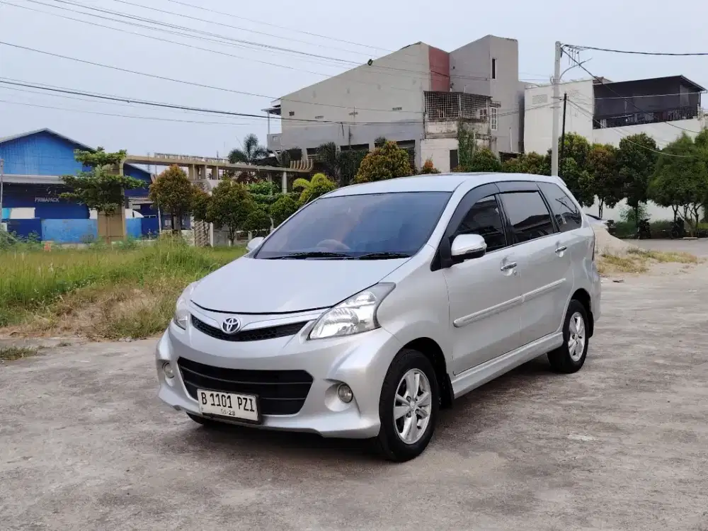 TOYOTA AVANZA VELOZ 1.5 MATIC 2013 (AT PEMAKAIAN 2014)