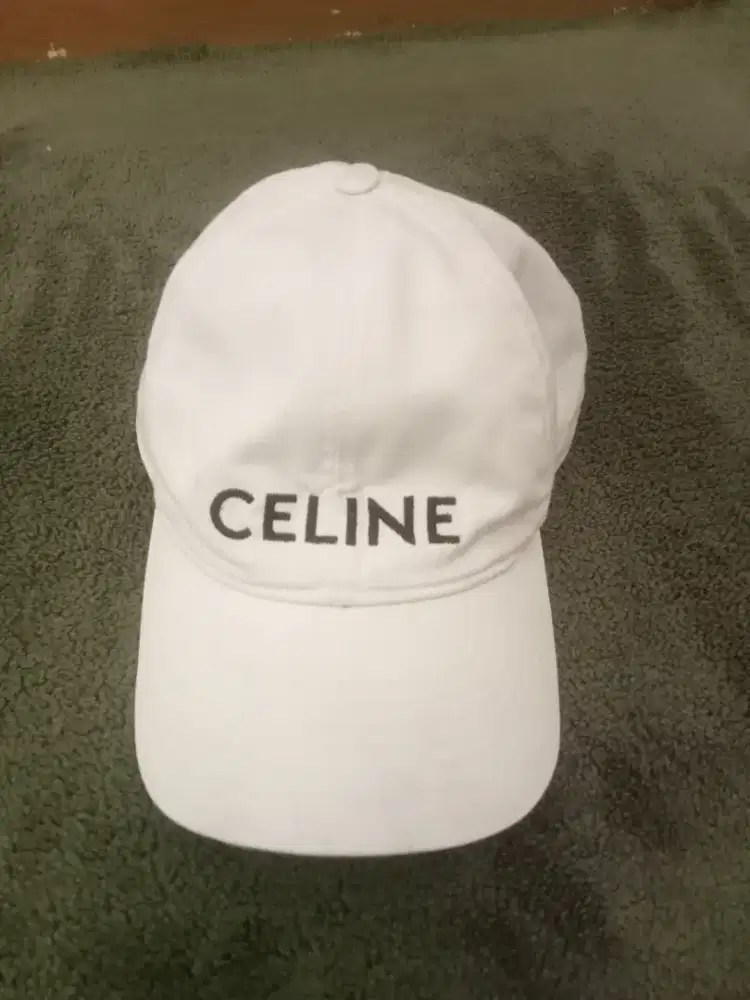 Bismillah, dijual topi Celine Paris original
