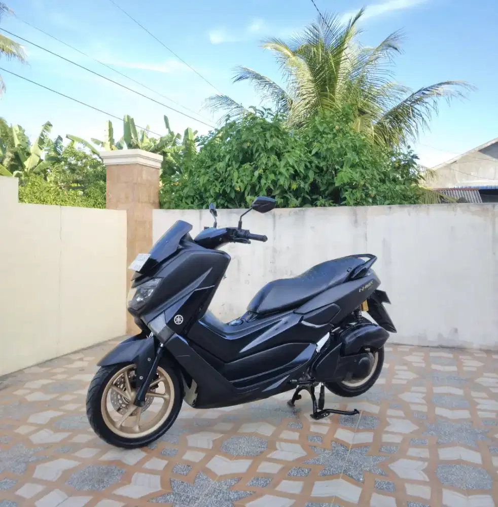 Nmax 155 cc like new luar dalam full original jarang di pakek