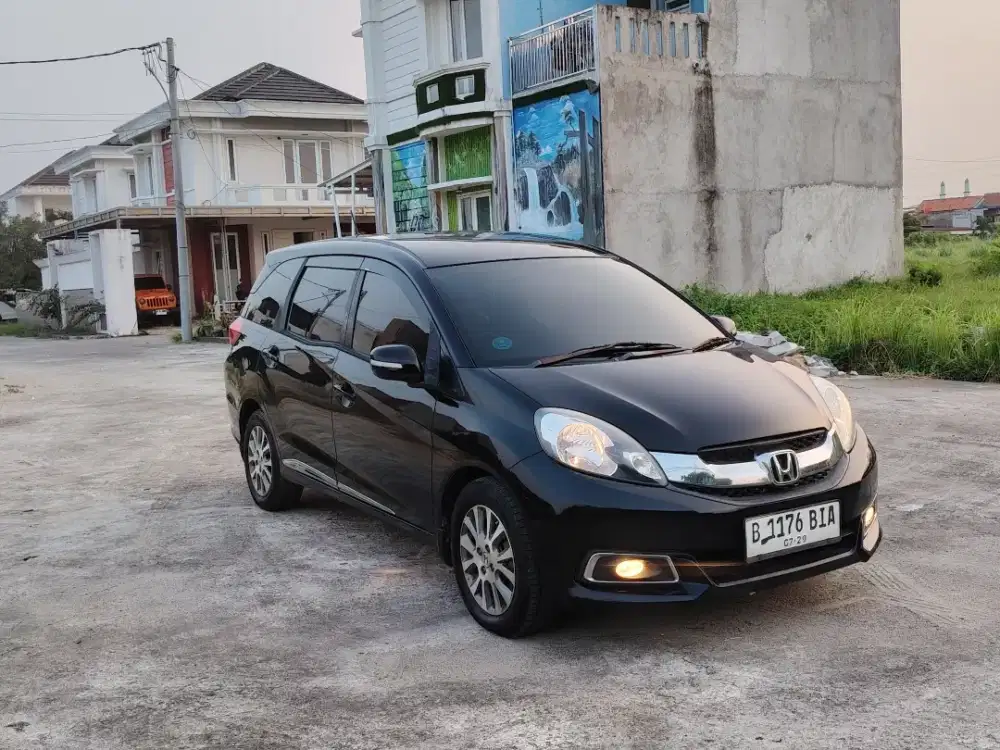 HONDA MOBILIO E CVT PRESTIGE MATIC 2014(AT PEMAKAIAN 2015)