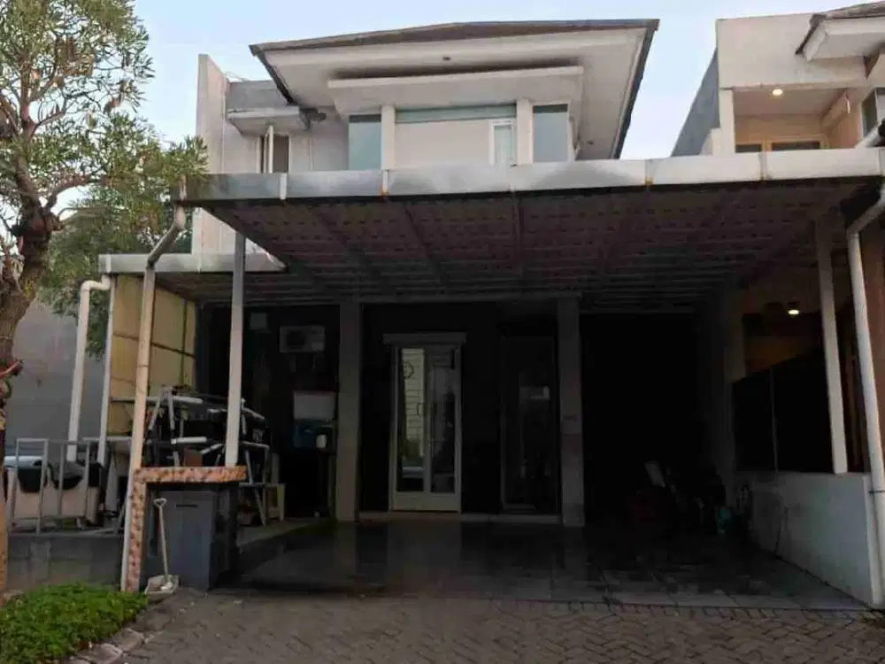 ‼LANGKA,MURAH‼Rumah 2 Lantai di Perum Kawasan Elit Royal Residence Wiyung Surabaya.