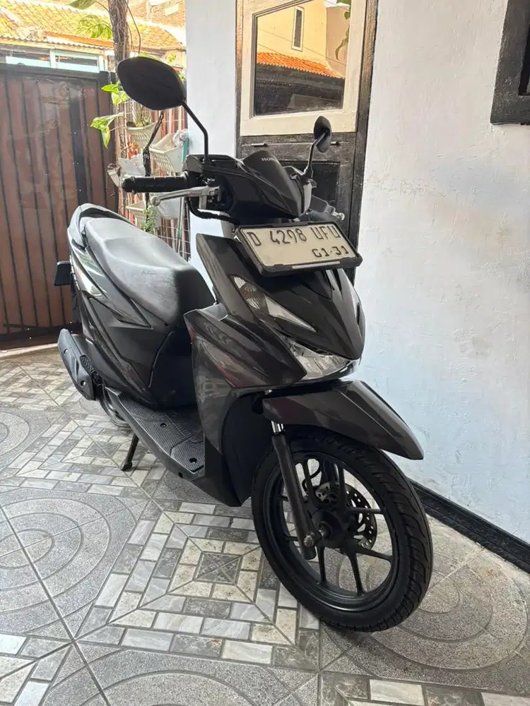 Beat Deluxe CBS ISS baru 5 bulan Masih ada Gratis Servis 2x