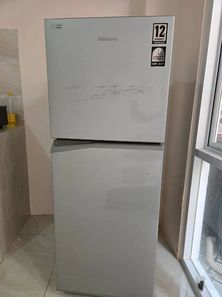 Kulkas/Lemari Es 2 Pintu Merk Panasonic