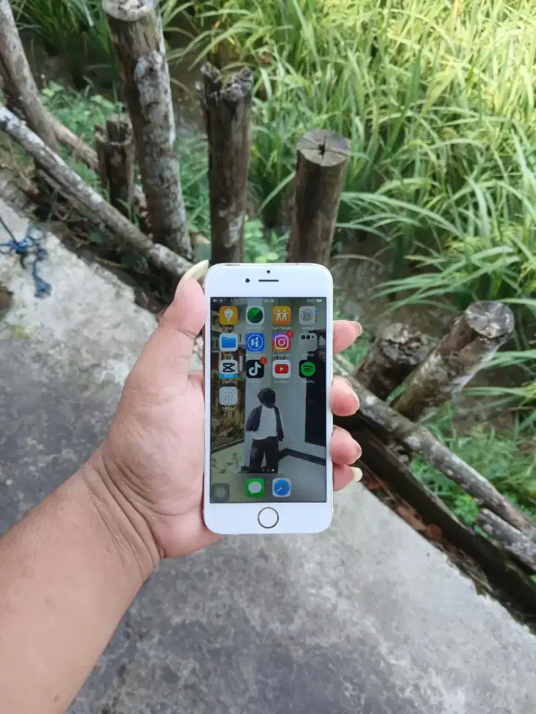 iPhone 6 Kondisi Siap Pakai. Kamera Bening