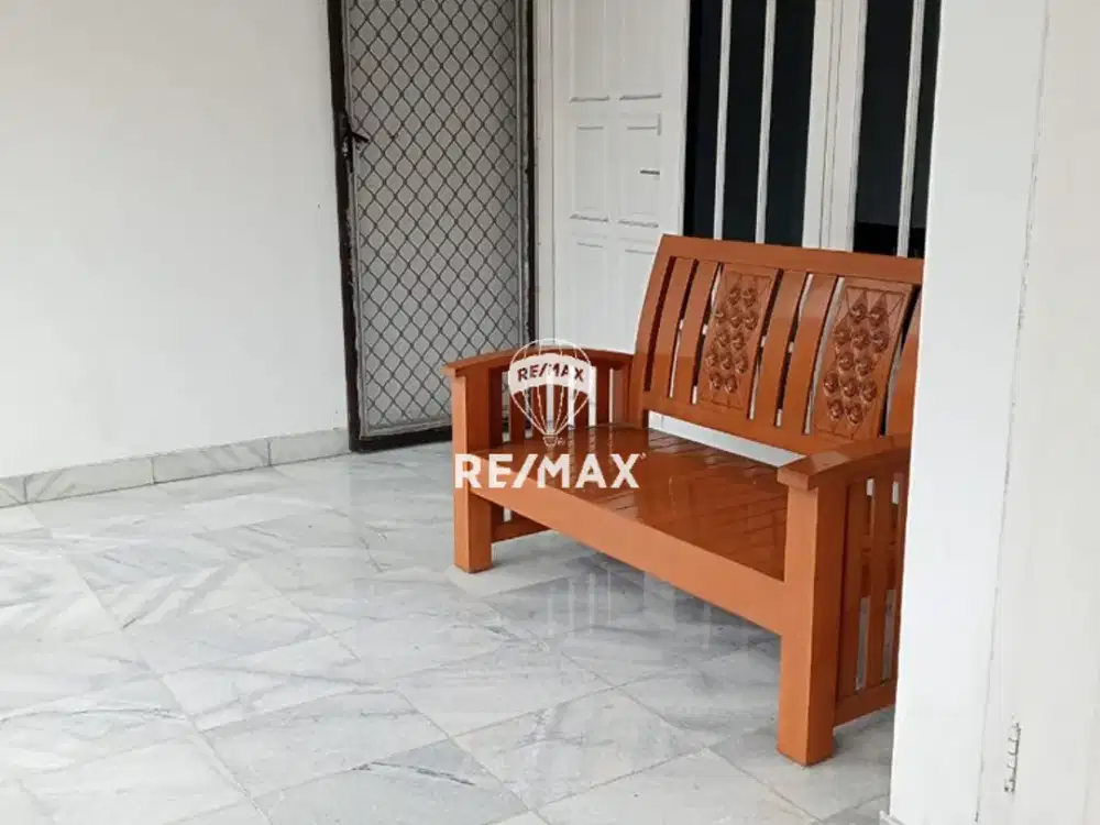 ISEWAKAN RUMAH ASRI DI DAERAH PONDOK INDAH JAKSEL