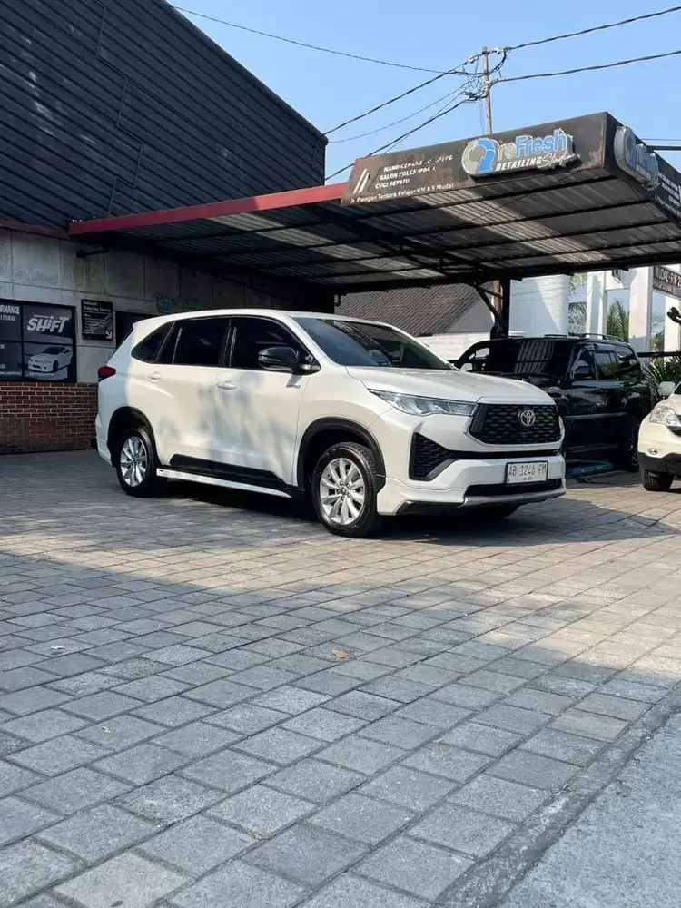 Innova Zenix V Hybrid Modellista