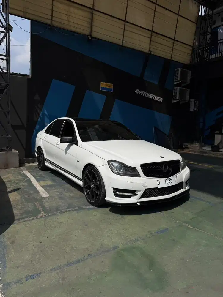 Mercedes-Benz C250 2012 Bensin