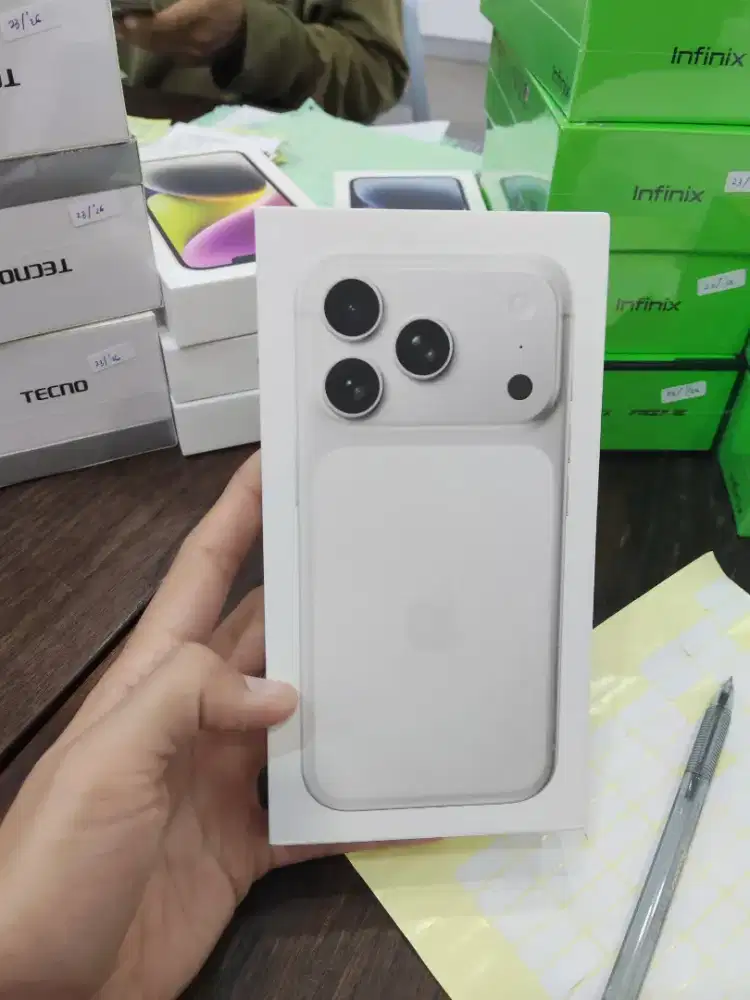 Iphine 17 Pro Max 256 gb Silver ibox