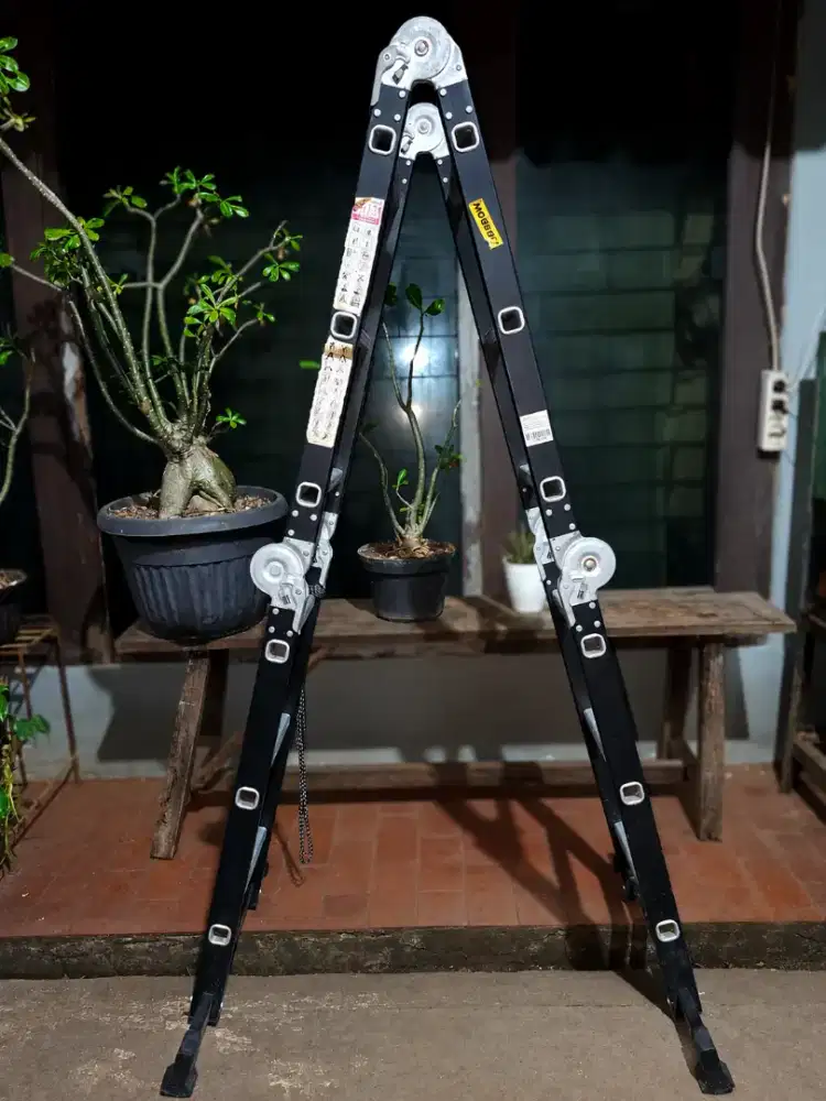 Tangga Krisbow 3 meter alumunium steel 4×3 step warna hitam