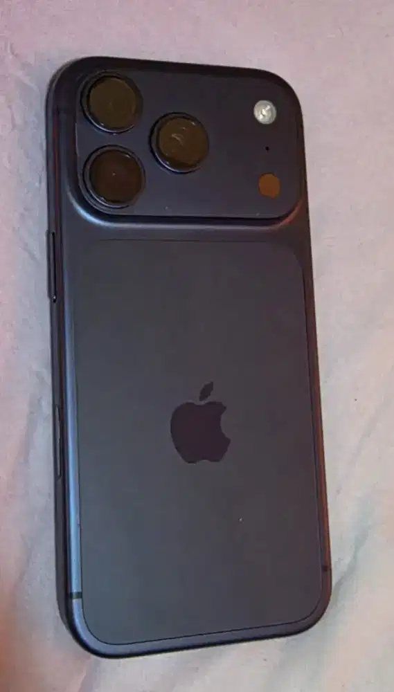 Dijual cepat iphone 17 pro warna biru 256