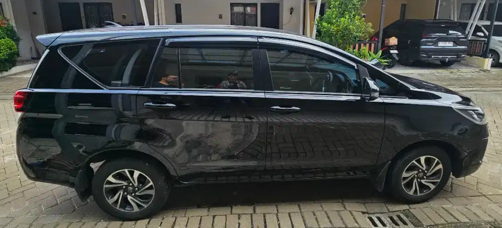 Jual Mobil Kijang Innova V 2.4 A/T Diesel