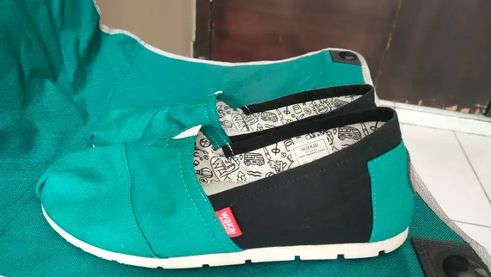 wakai original slip on