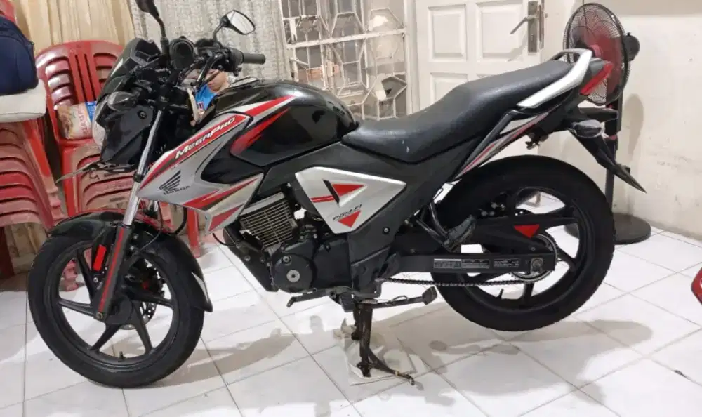 Honda Megapro Monoshock Injeksi 2016