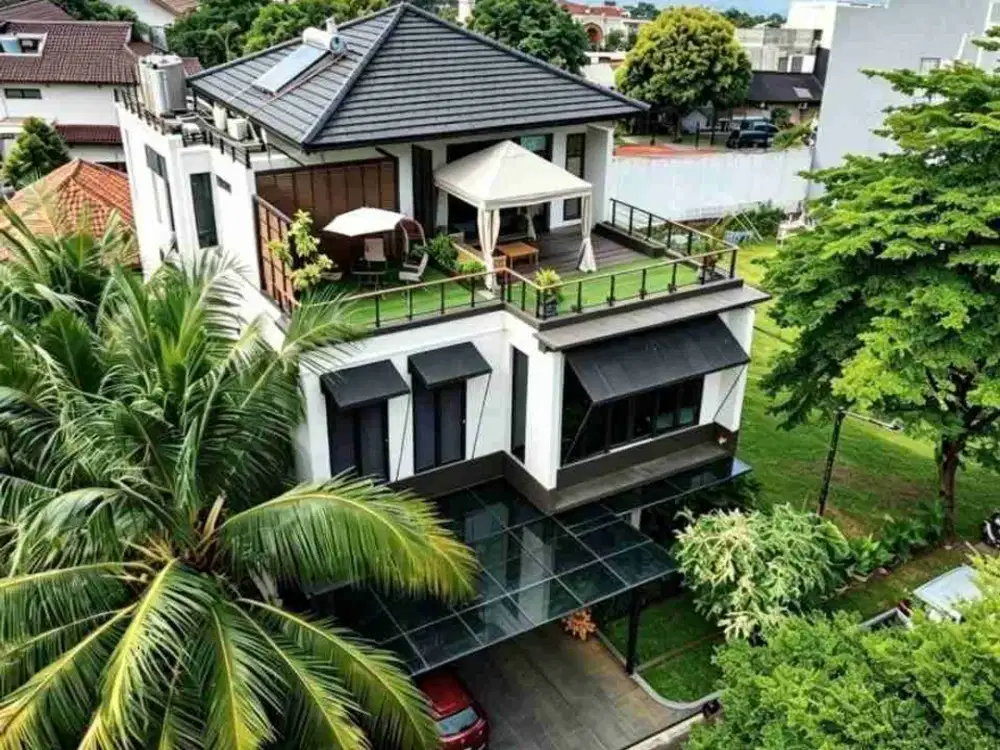 Rumah 3 lantai private Lift di ampera jakarta selatan