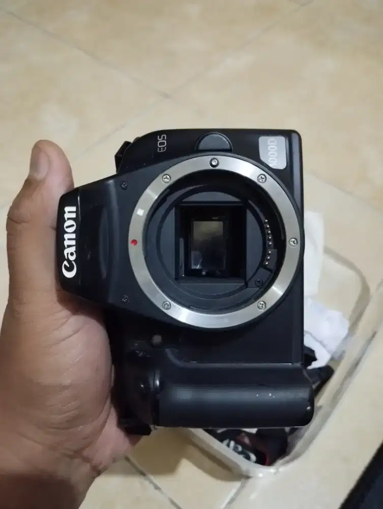 Kamera DSLR Canon 1000D