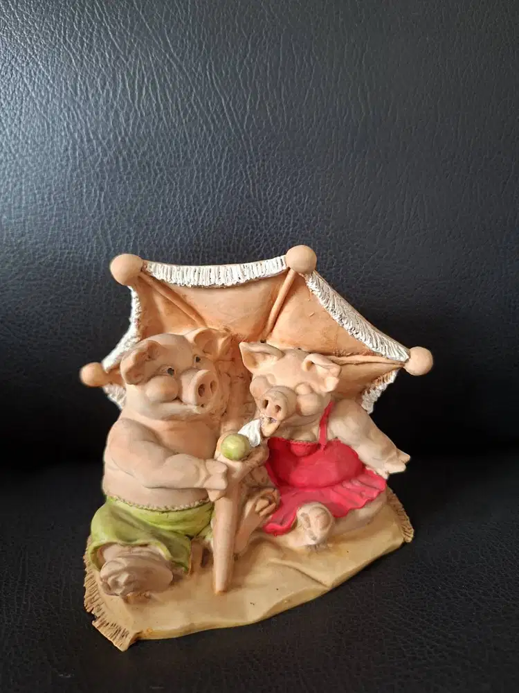 Patung pig resin Made in itali